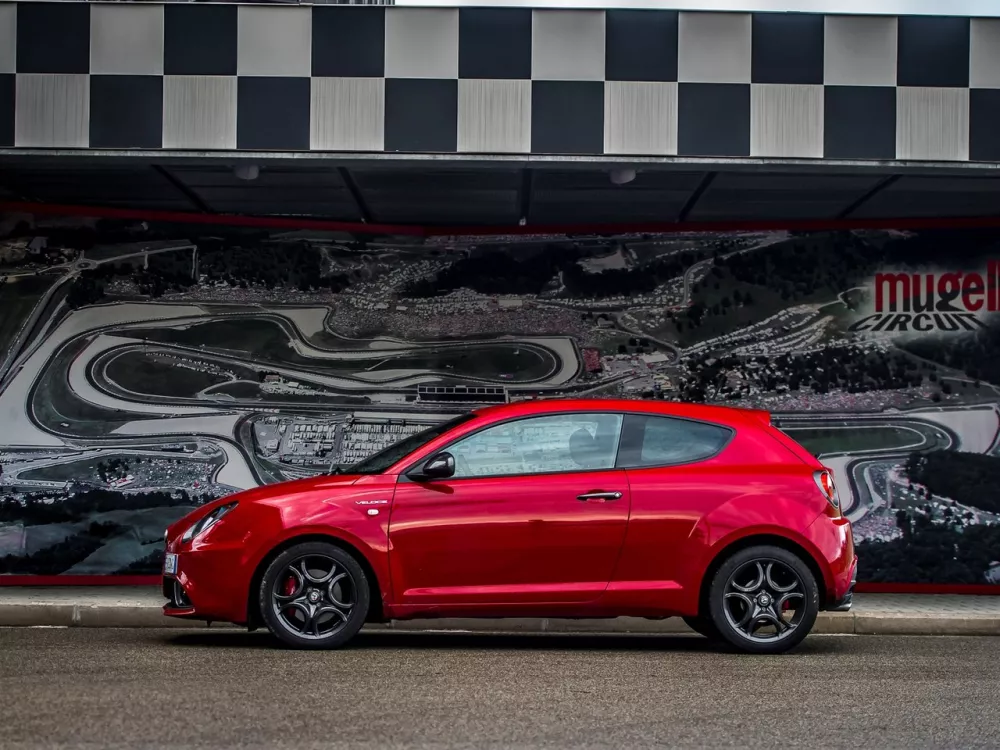 Автомобиль Alfa Romeo MiTo I Рестайлинг 2 Хэтчбек (3 двери)