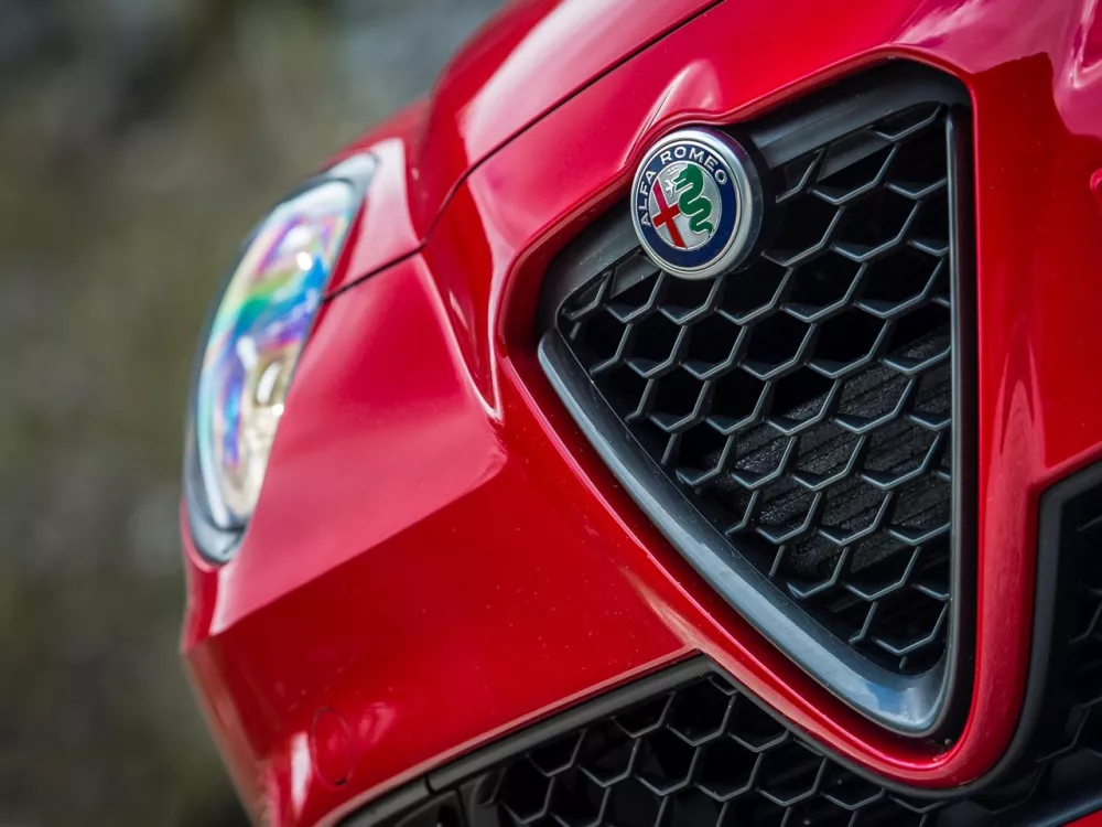 Автомобиль Alfa Romeo MiTo I Рестайлинг 2 Хэтчбек (3 двери)