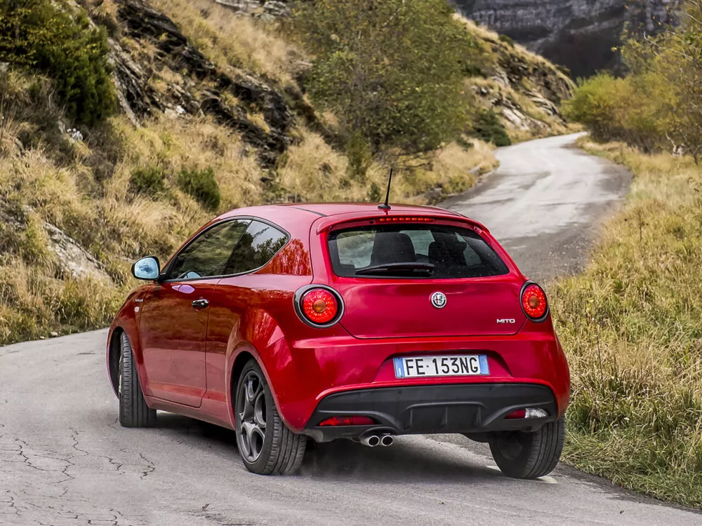 Автомобиль Alfa Romeo MiTo I Рестайлинг 2 Хэтчбек (3 двери)