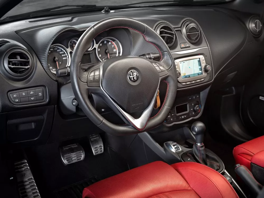 Автомобиль Alfa Romeo MiTo I Рестайлинг 2 Хэтчбек (3 двери)