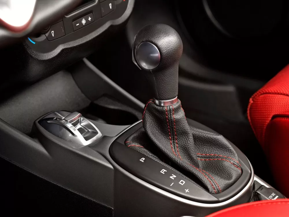 Автомобиль Alfa Romeo MiTo I Рестайлинг 2 Хэтчбек (3 двери)