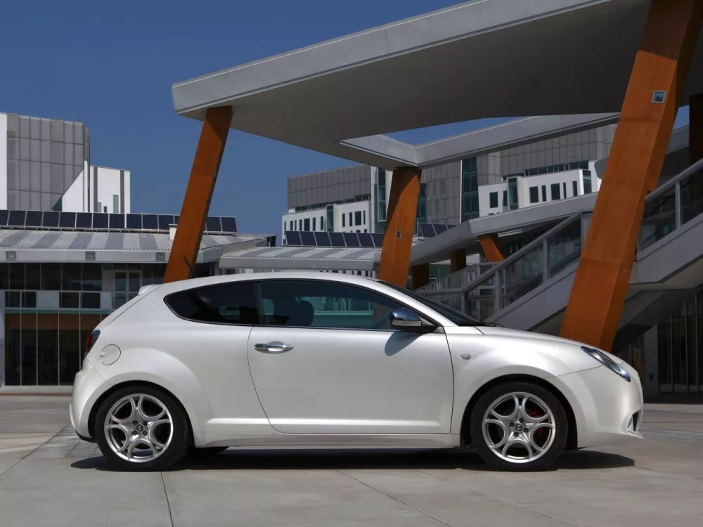 Автомобиль Alfa Romeo MiTo I Хэтчбек (3 двери)