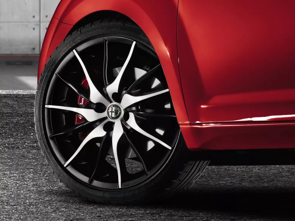 Автомобиль Alfa Romeo MiTo I Хэтчбек (3 двери)