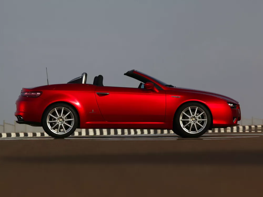Автомобиль Alfa Romeo Spider III Рестайлинг Кабриолет
