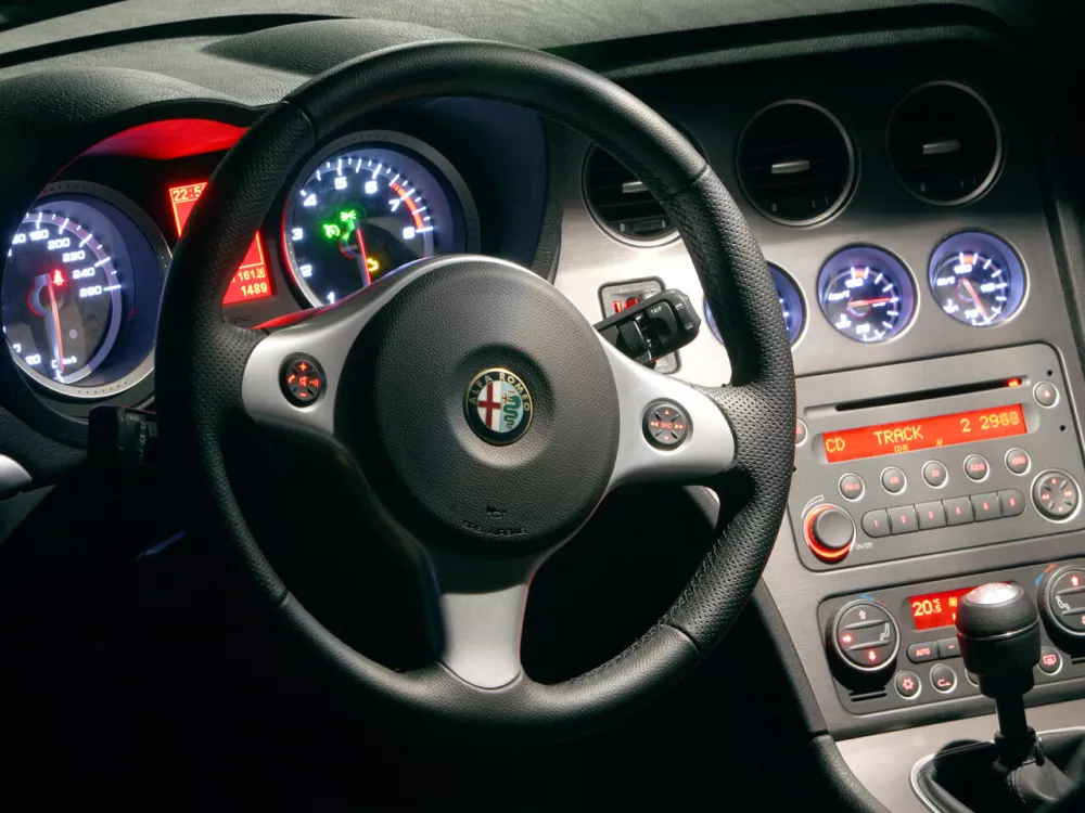 Автомобиль Alfa Romeo Spider III Рестайлинг Кабриолет