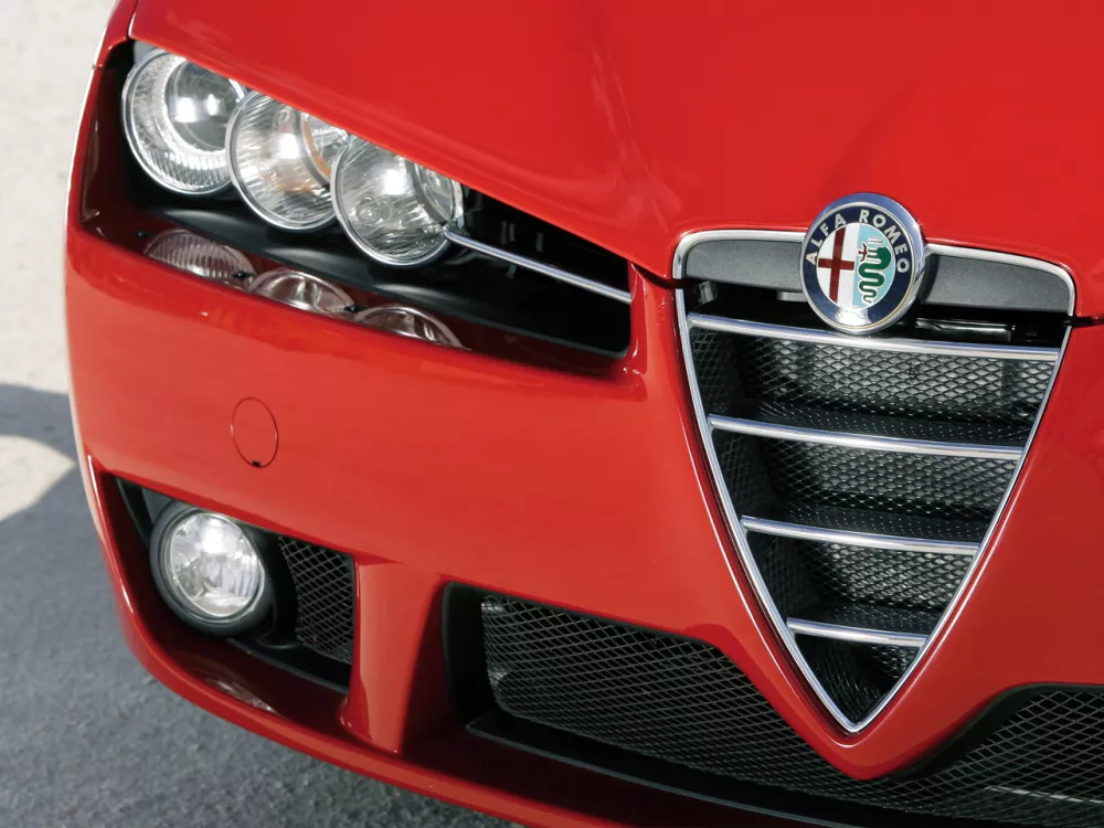Автомобиль Alfa Romeo Spider III Кабриолет