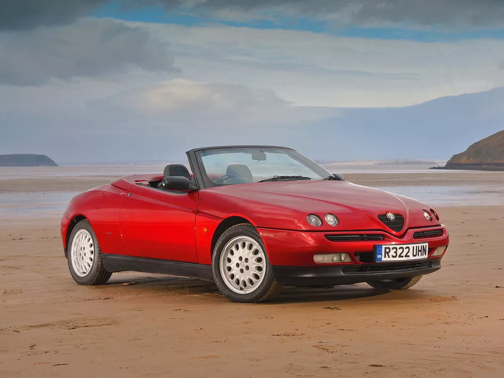 Автомобиль Alfa Romeo Spider II Кабриолет