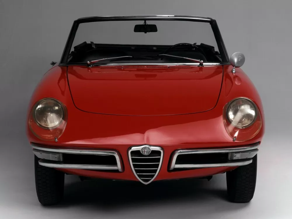 Автомобиль Alfa Romeo Spider I Кабриолет