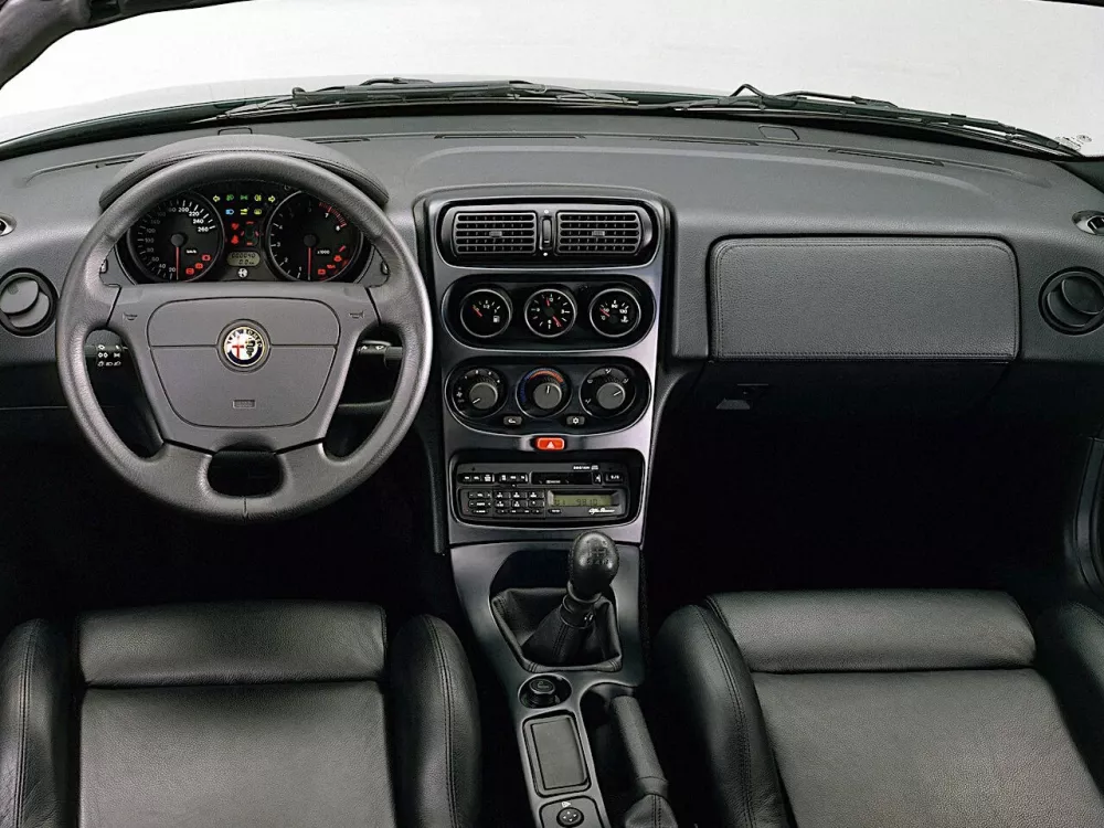 Автомобиль Alfa Romeo Spider II Кабриолет