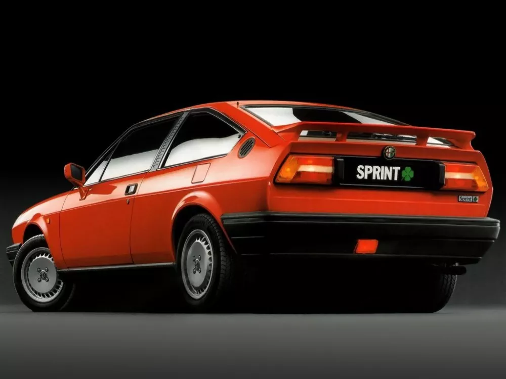 Автомобиль Alfa Romeo Sprint Хэтчбек (3 двери)