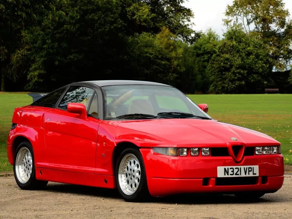 Автомобиль Alfa Romeo SZ Купе