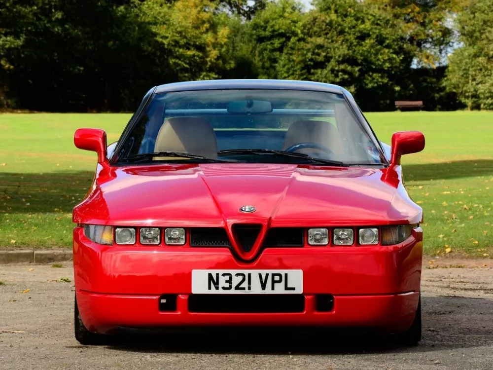 Автомобиль Alfa Romeo SZ Купе
