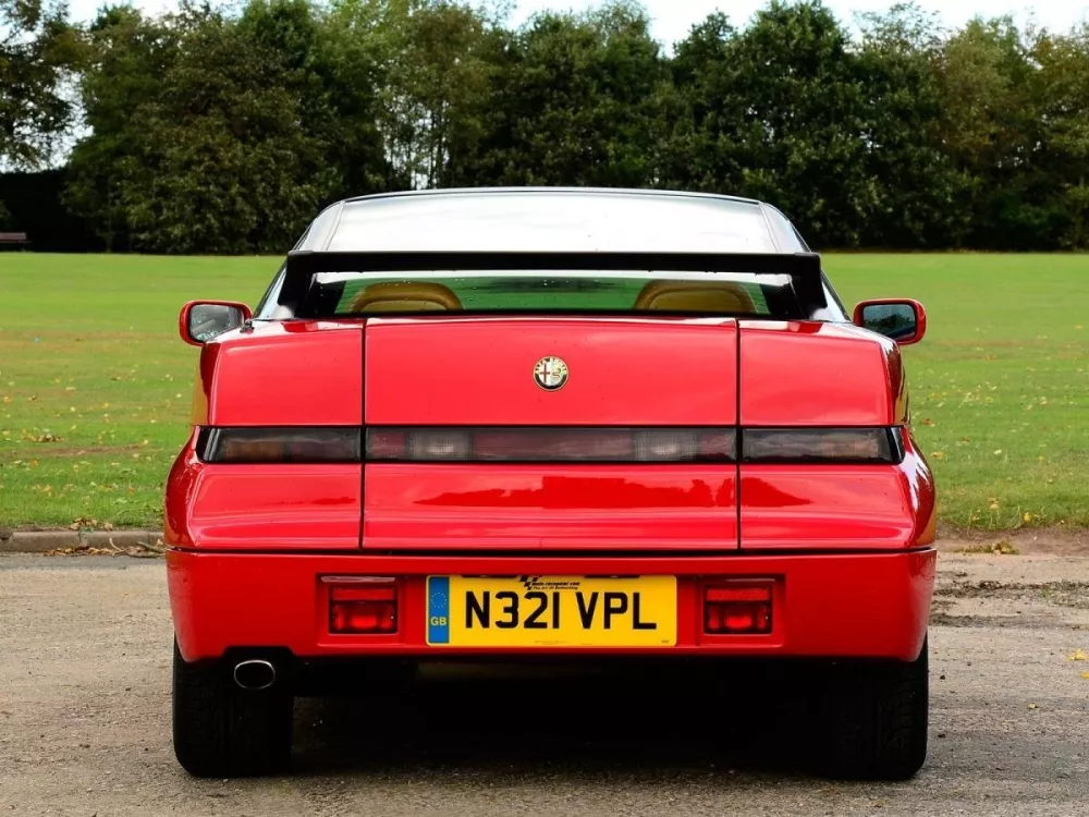 Автомобиль Alfa Romeo SZ Купе