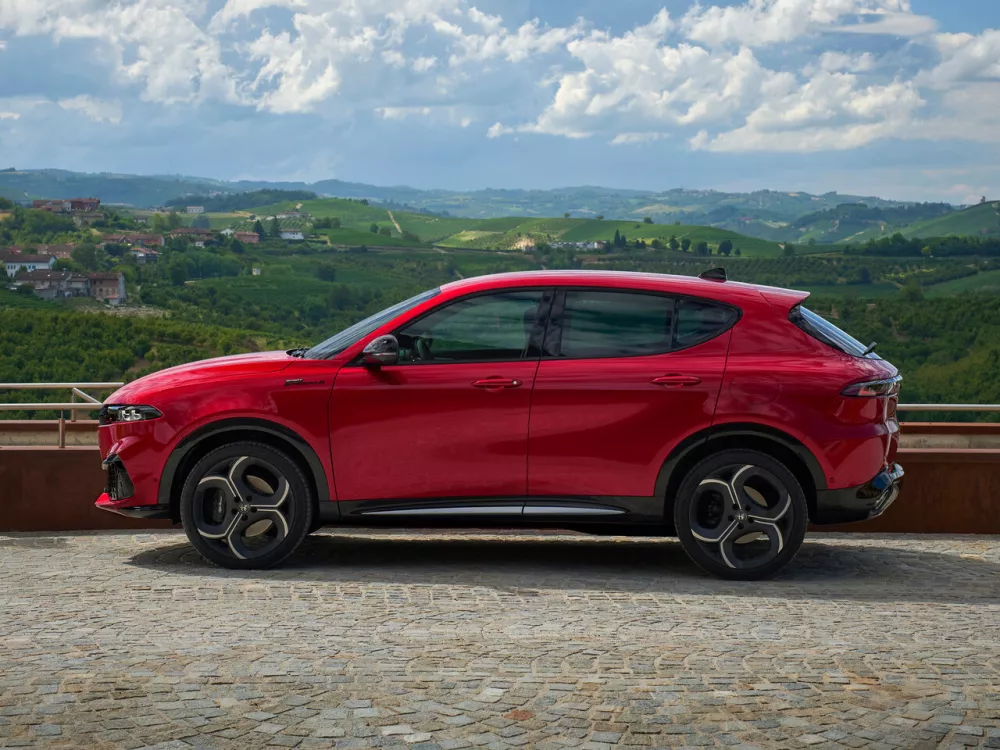 Автомобиль Alfa Romeo Tonale I Рестайлинг Внедорожник (5 дверей)