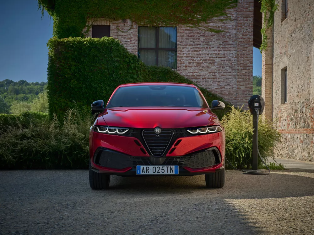 Автомобиль Alfa Romeo Tonale I Рестайлинг Внедорожник (5 дверей)