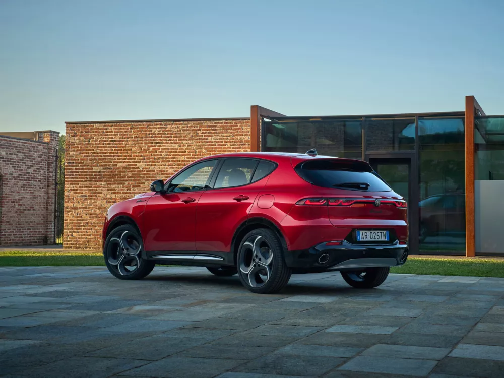 Автомобиль Alfa Romeo Tonale I Рестайлинг Внедорожник (5 дверей)