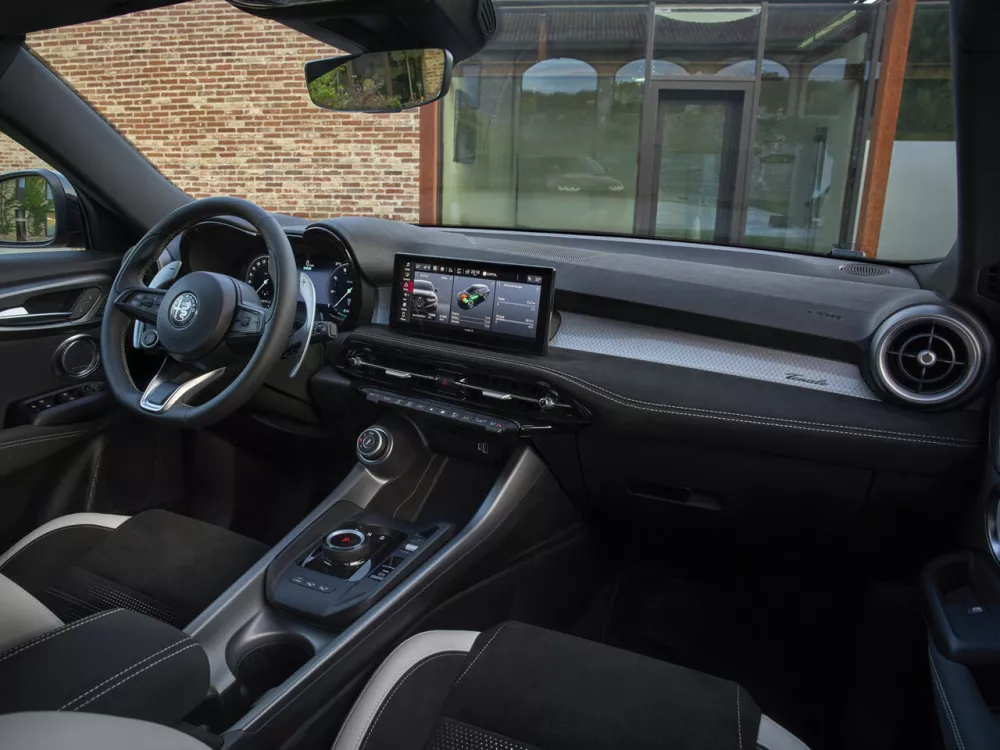 Автомобиль Alfa Romeo Tonale I Рестайлинг Внедорожник (5 дверей)