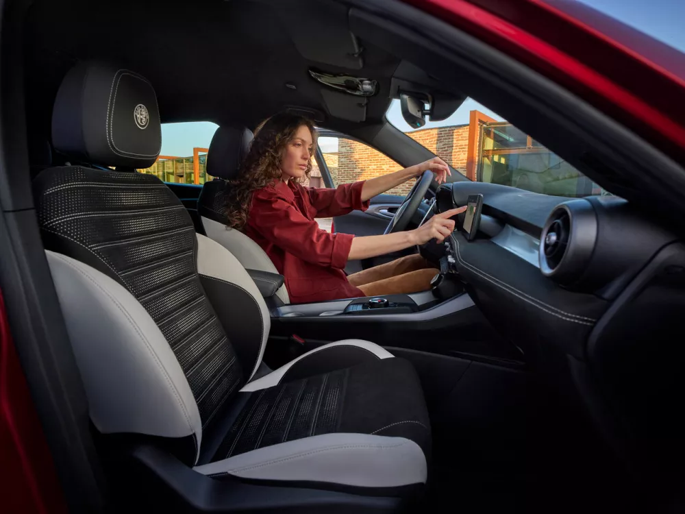 Автомобиль Alfa Romeo Tonale I Рестайлинг Внедорожник (5 дверей)