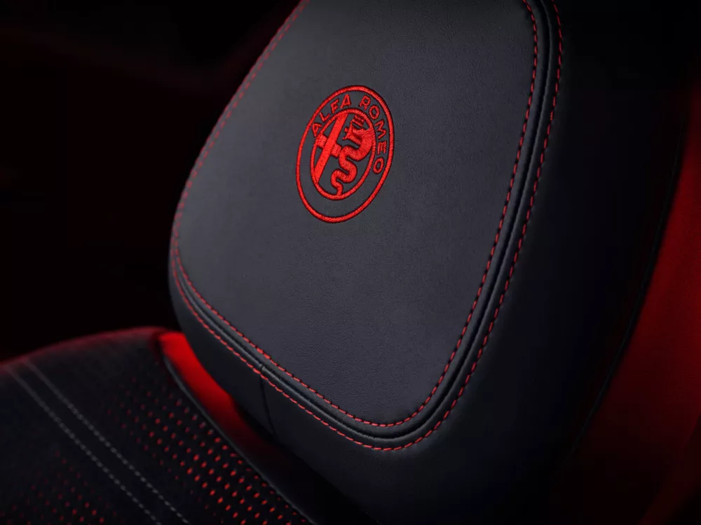 Автомобиль Alfa Romeo Tonale I Внедорожник (5 дверей)