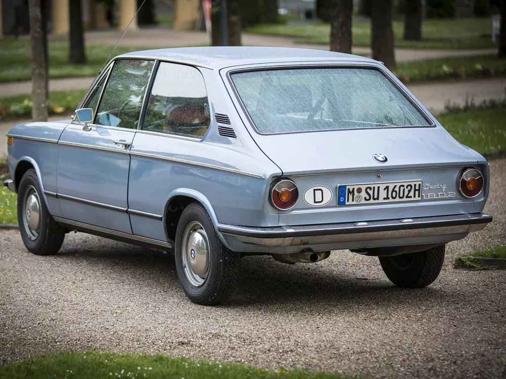 Автомобиль BMW 02 (E10) I Хэтчбек (3 двери)