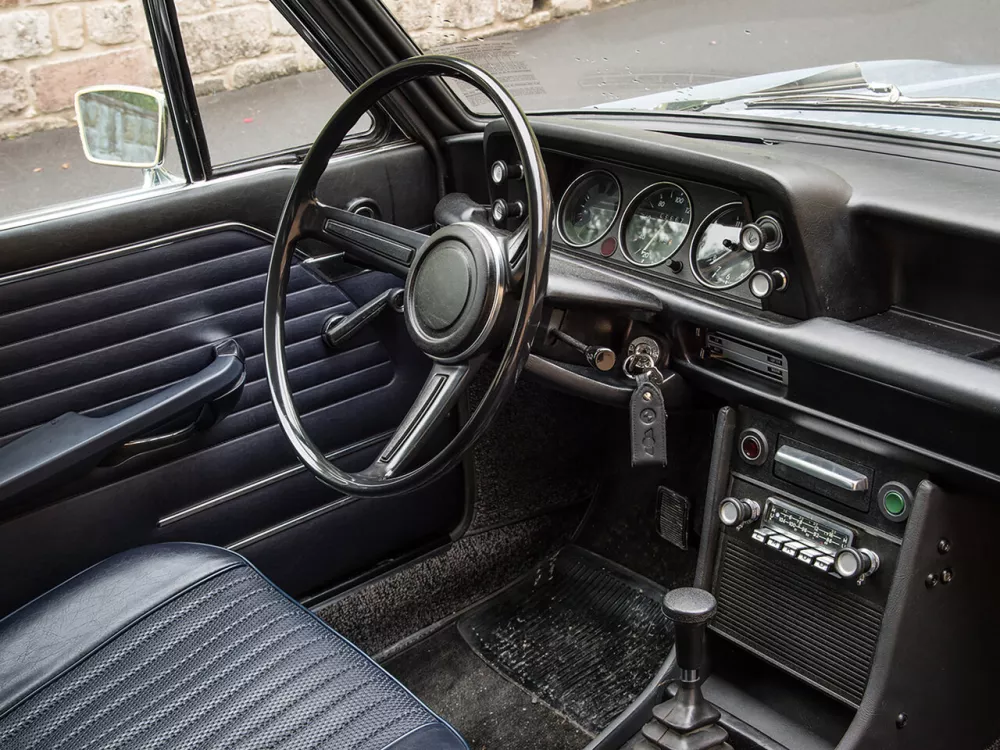 Автомобиль BMW 02 (E10) I Хэтчбек (3 двери)