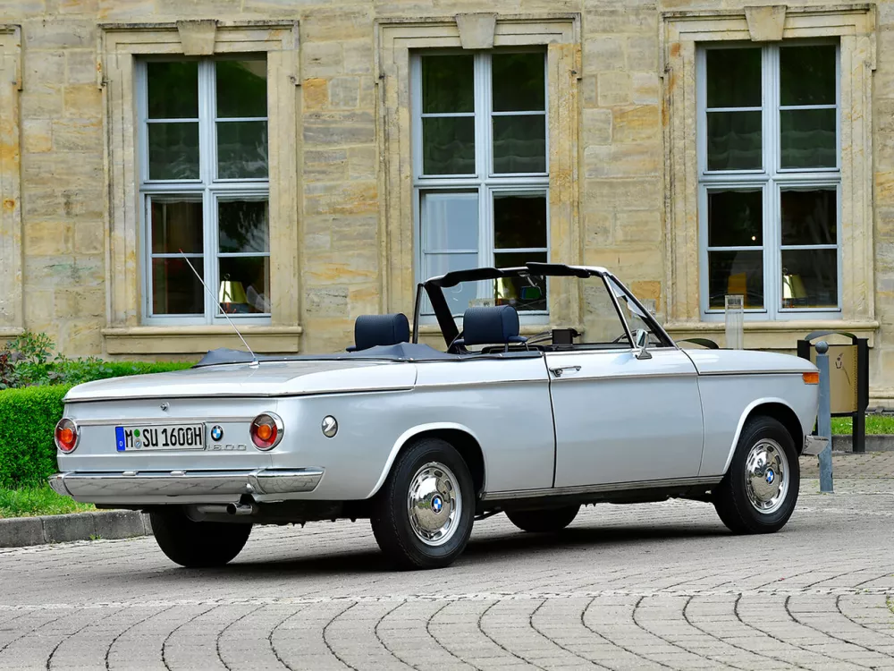 Автомобиль BMW 02 (E10) I Кабриолет
