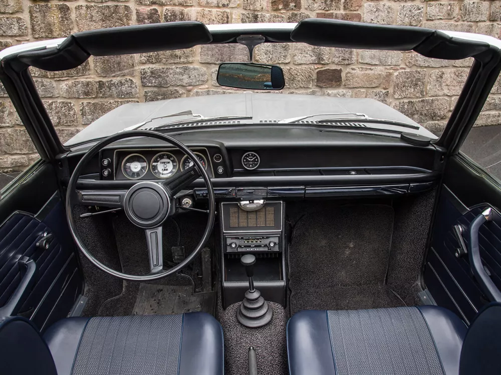 Автомобиль BMW 02 (E10) I Кабриолет