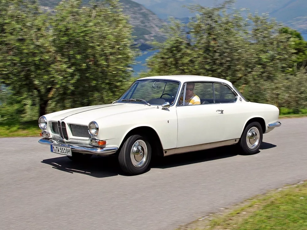 Автомобиль BMW 3200 Купе
