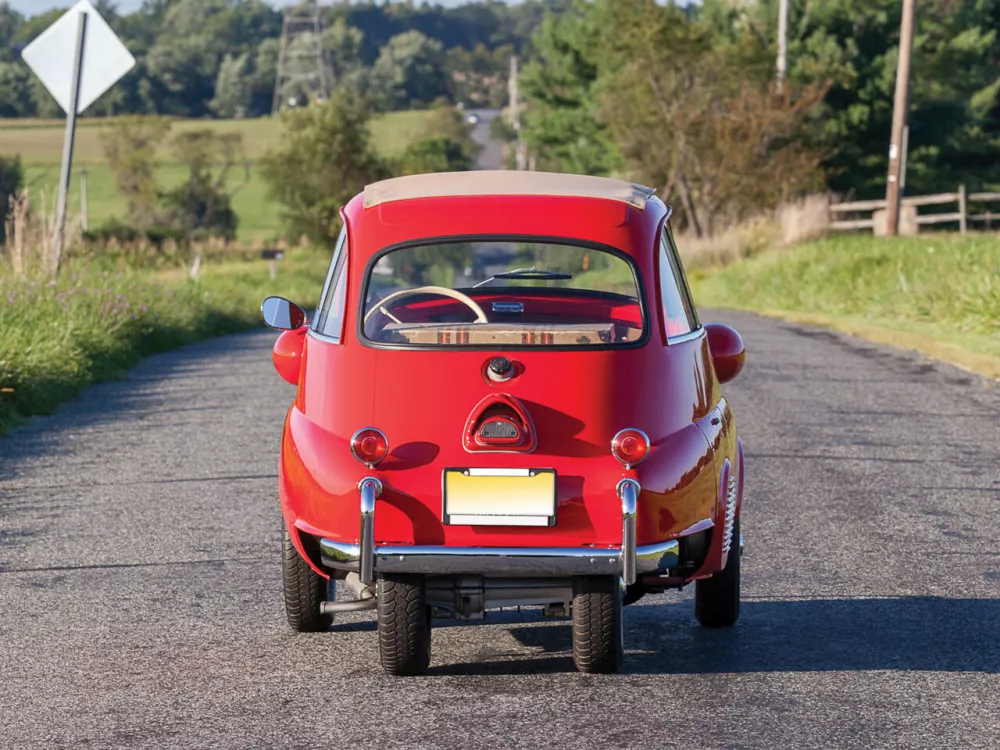 Автомобиль BMW Isetta Купе