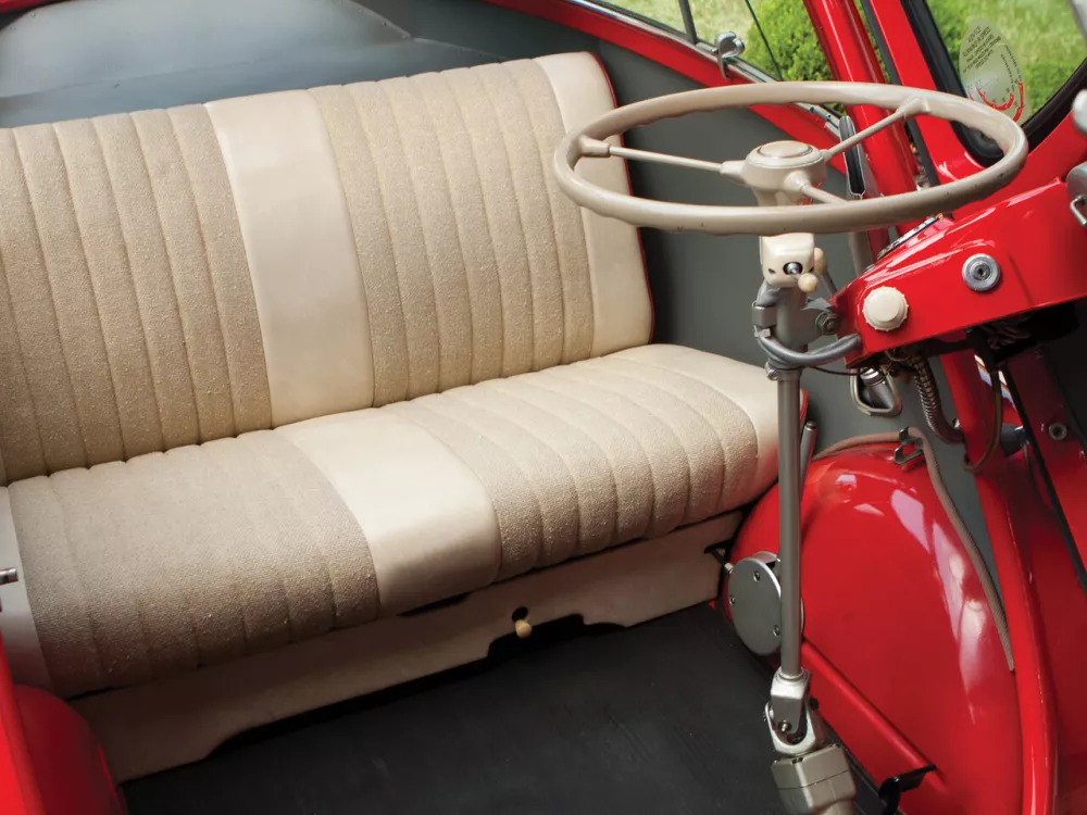 Автомобиль BMW Isetta Купе