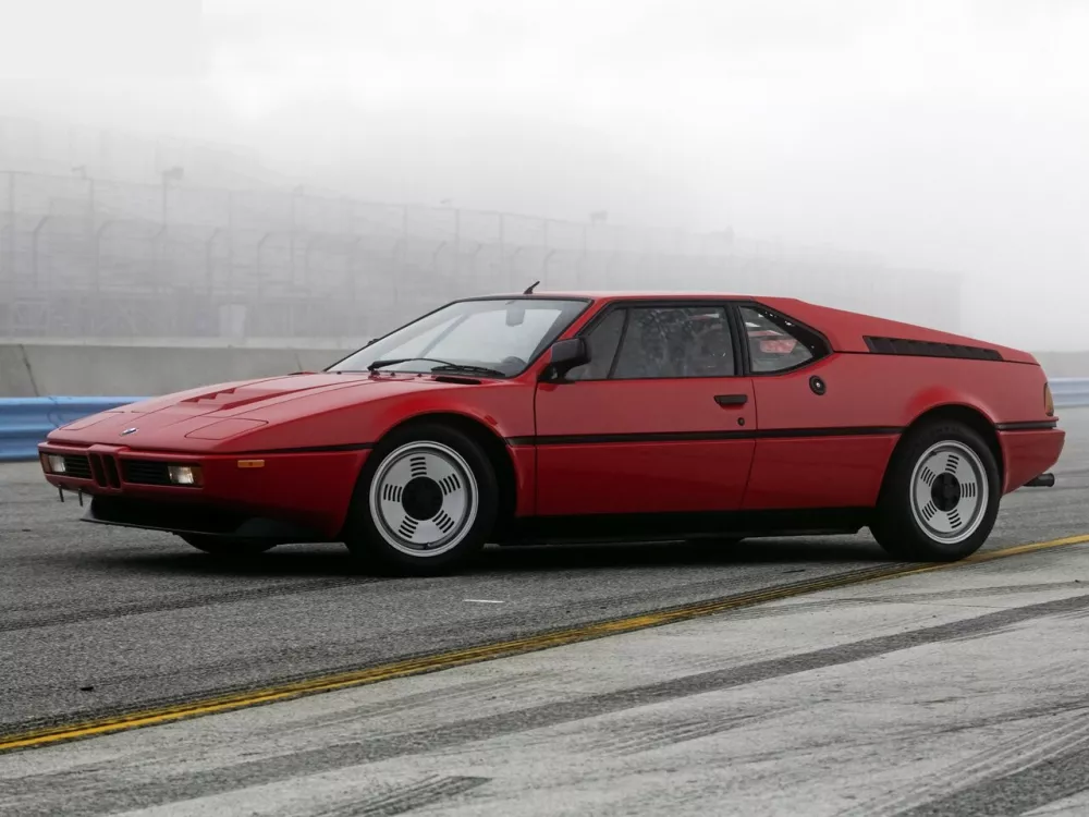 Автомобиль BMW M1 Купе