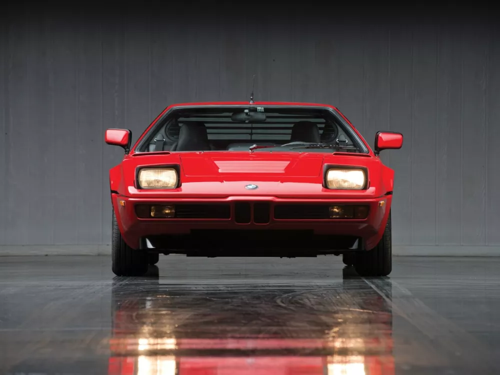 Автомобиль BMW M1 Купе