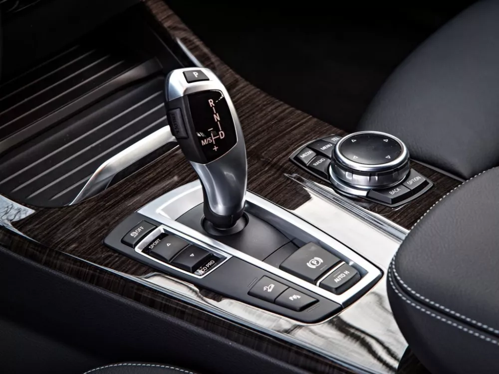Автомобиль BMW X3 II (F25) Рестайлинг Внедорожник (5 дверей)