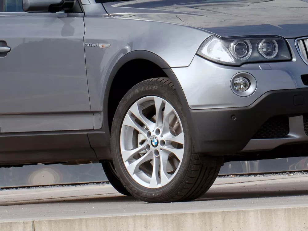 Автомобиль BMW X3 I (E83) Рестайлинг Внедорожник (5 дверей)
