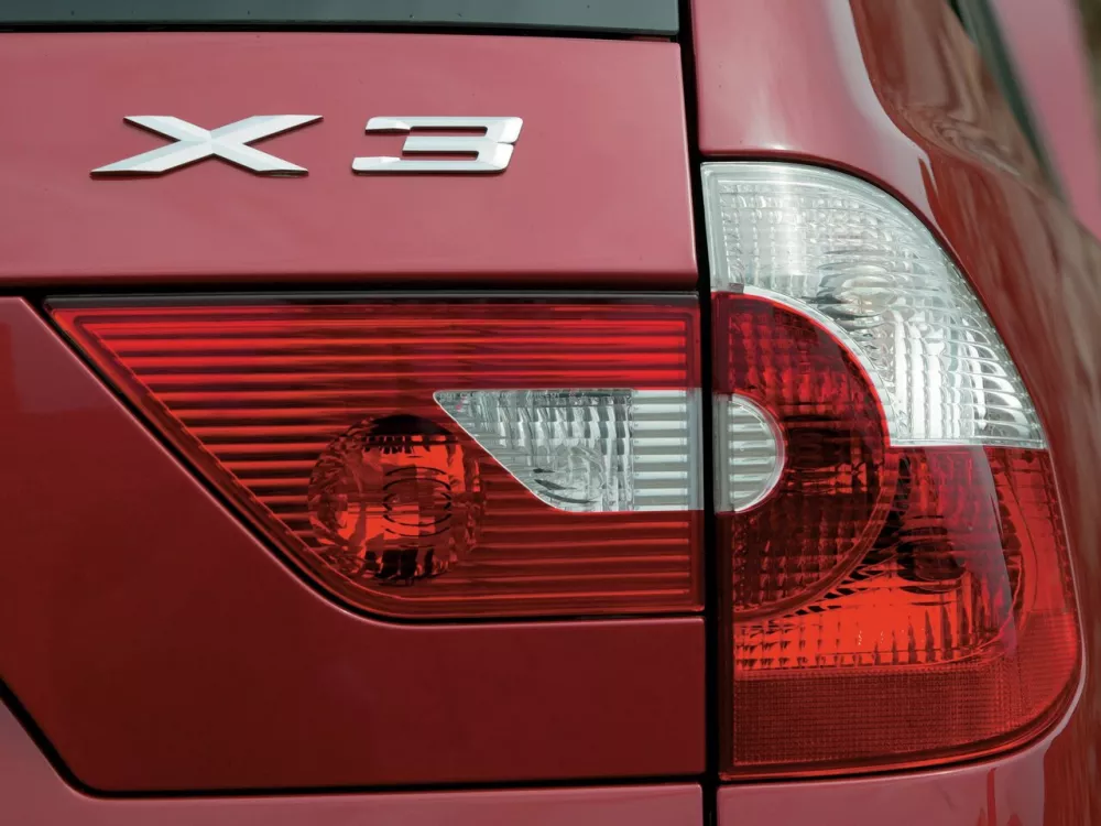 Автомобиль BMW X3 I (E83) Внедорожник (5 дверей)