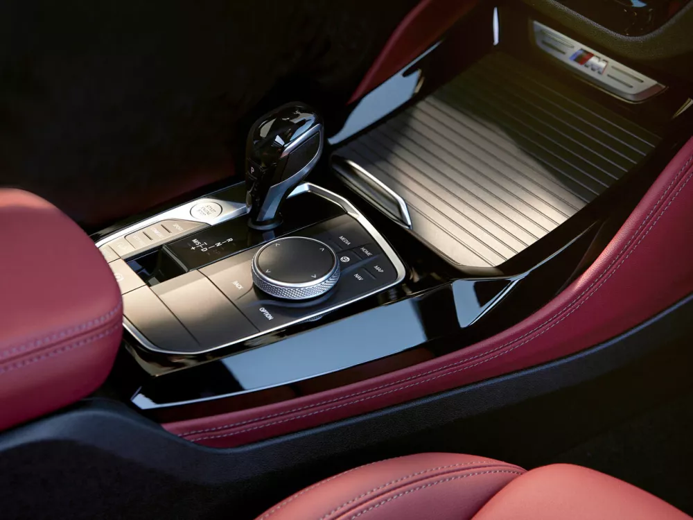 Автомобиль BMW X4 II (G02) Рестайлинг Внедорожник (5 дверей)