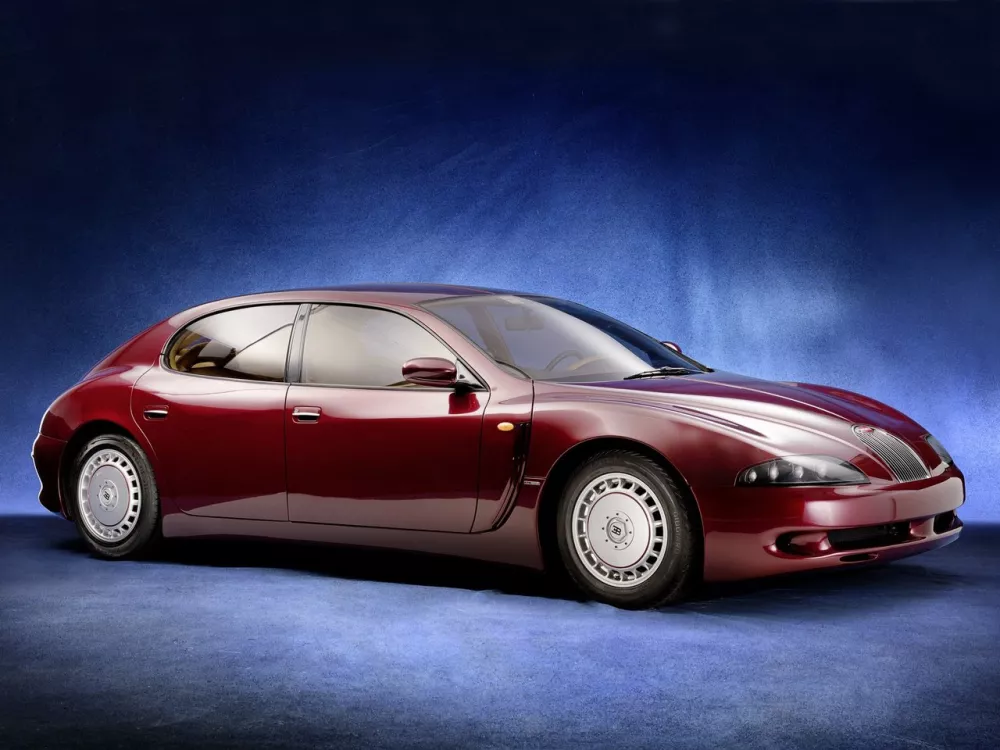 Автомобиль Bugatti EB 112 Фастбек
