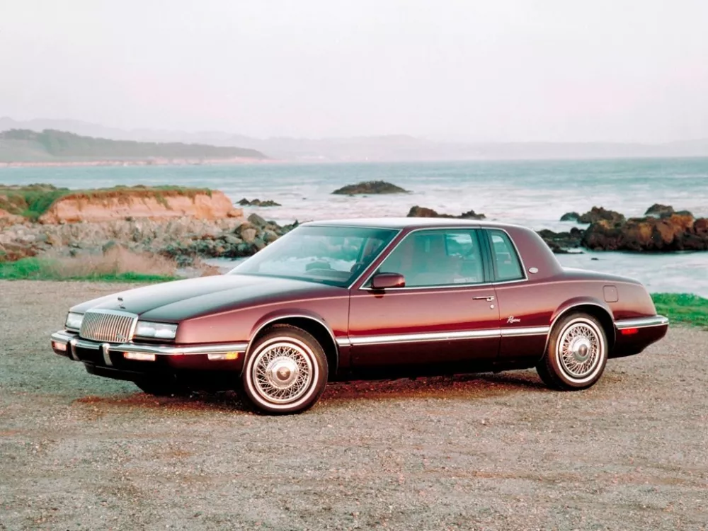 Автомобиль Buick Riviera VII Купе