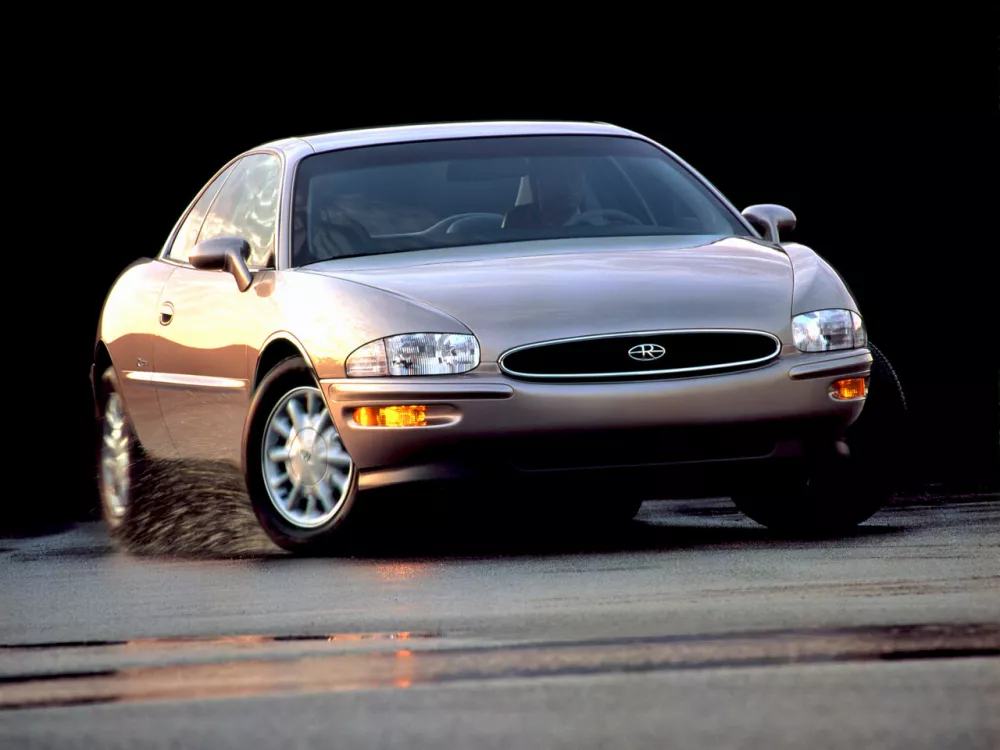Автомобиль Buick Riviera VIII Купе