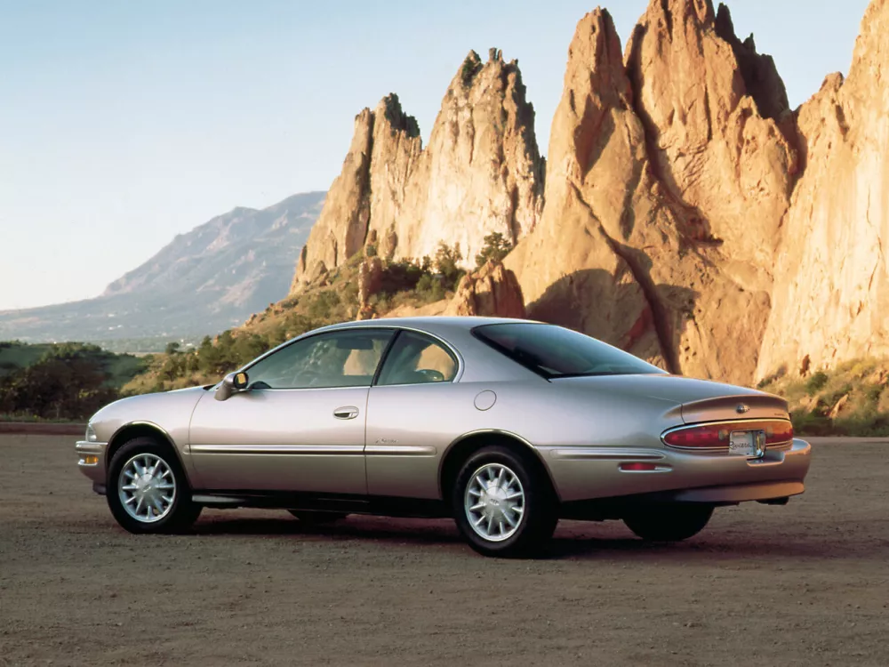 Автомобиль Buick Riviera VIII Купе