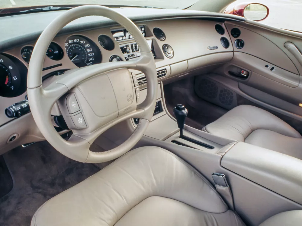 Автомобиль Buick Riviera VIII Купе