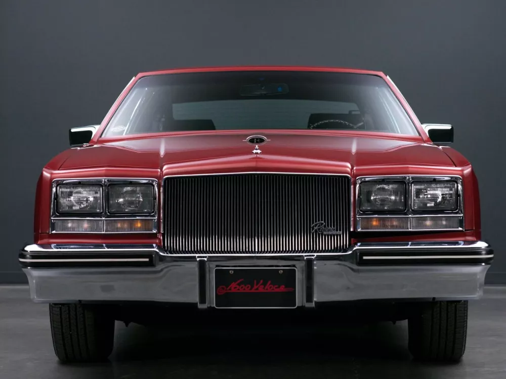 Автомобиль Buick Riviera VI Купе