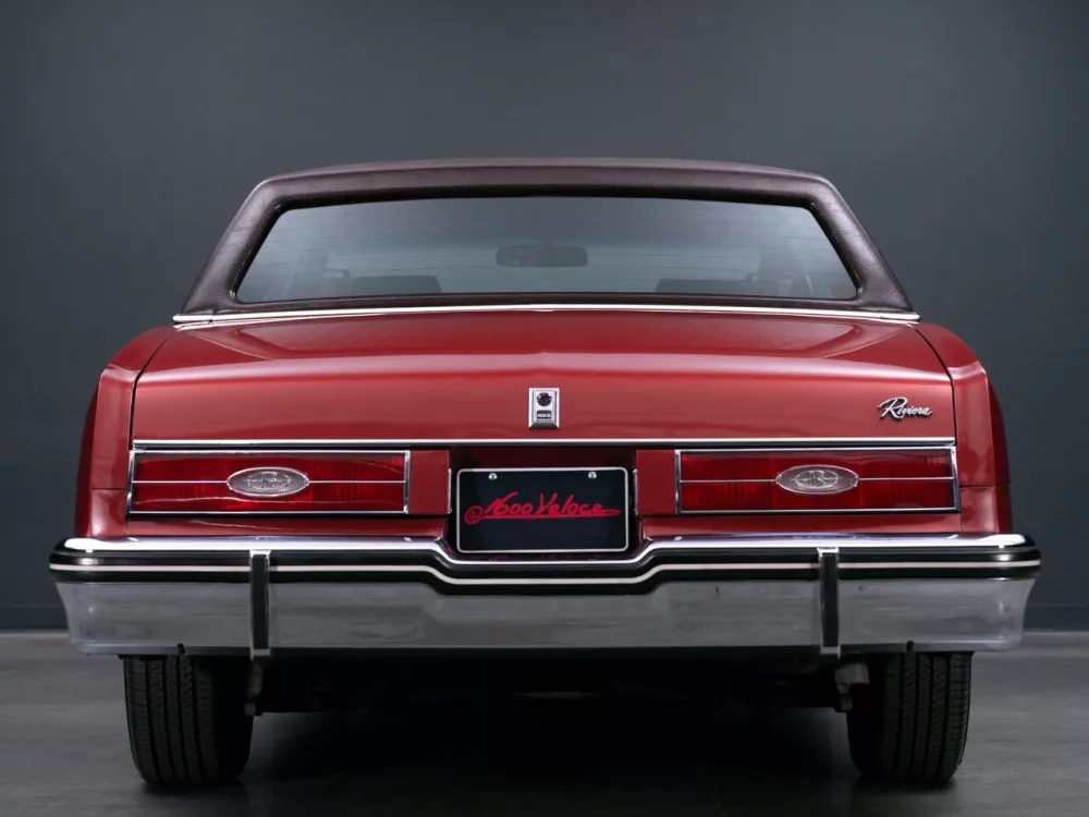 Автомобиль Buick Riviera VI Купе