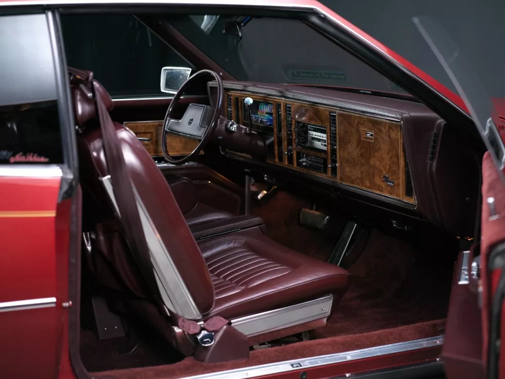 Автомобиль Buick Riviera VI Купе