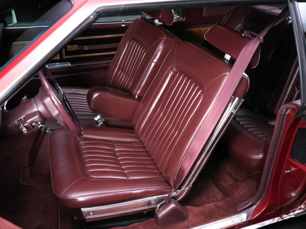 Автомобиль Buick Riviera VI Купе