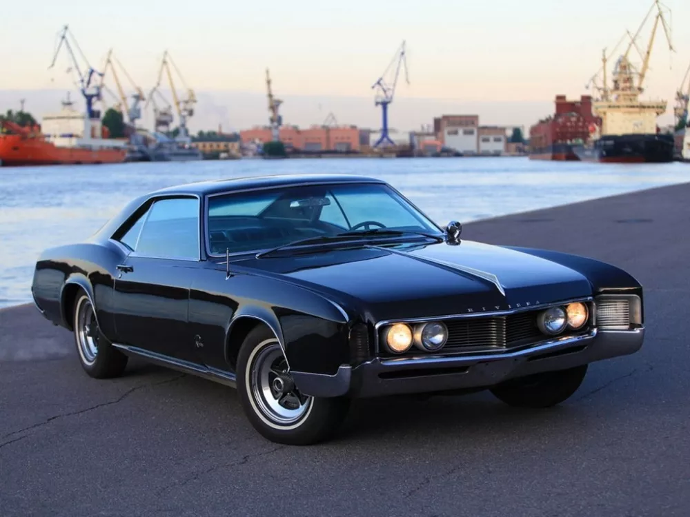 Автомобиль Buick Riviera II Купе