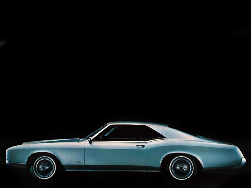 Автомобиль Buick Riviera II Купе