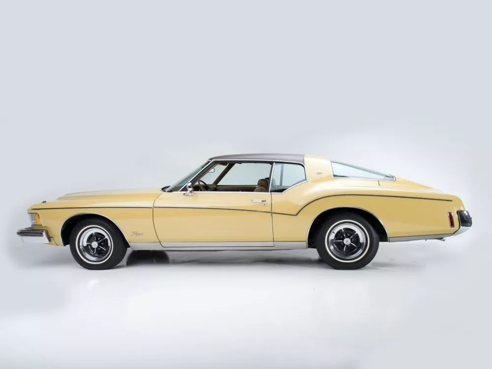 Автомобиль Buick Riviera III Купе