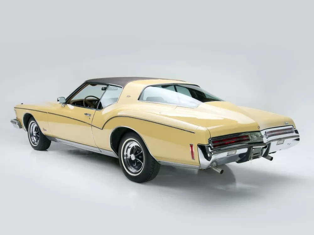 Автомобиль Buick Riviera III Купе