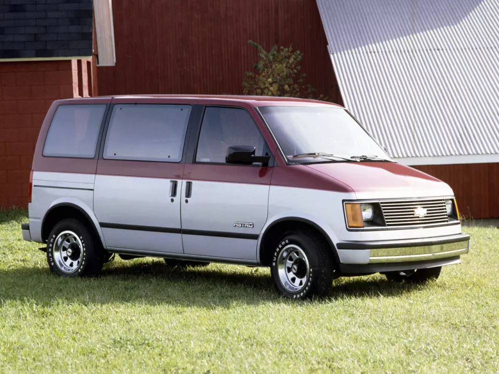 Автомобиль Chevrolet Astro I Минивэн
